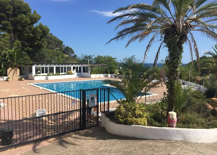 Bertur Cala Llevado * توسا ذي مار